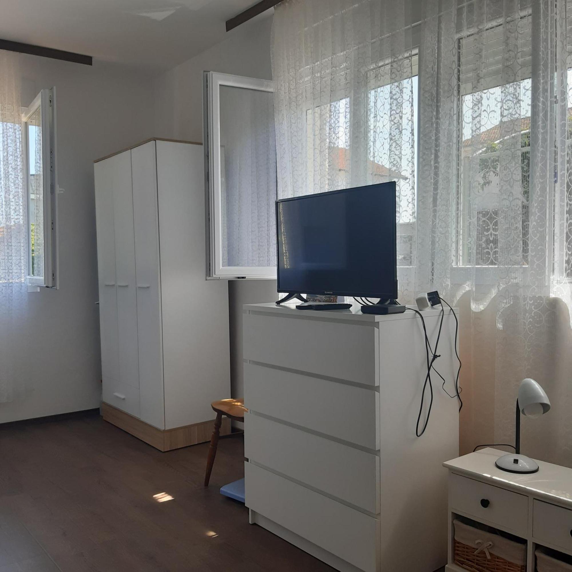Ferienwohnung Sunny Sukošan Exterior foto